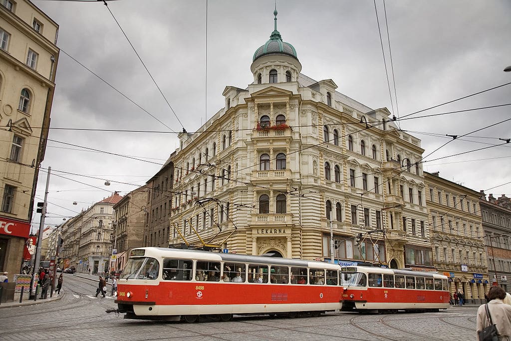 Lire la suite à propos de l’article Metro à Prague et tramway : Plan, tarifs et lieux d’intérêt (2025)