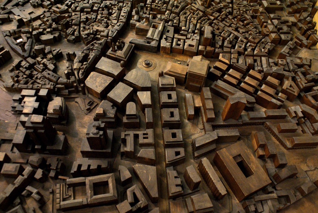 Maquette de Gênes avec la place de Ferrari et son fontaine circulaire au centre - Musée de la sculpture Sant'Agostino à Gênes