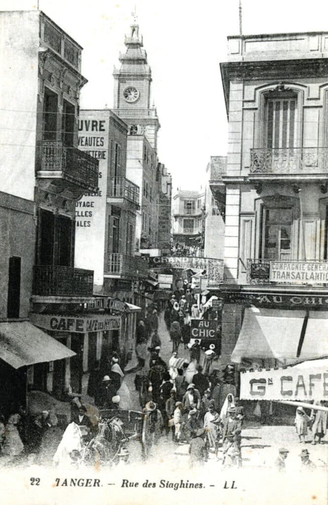 Rue Siaguine dans la Médina de Tanger vers 1930.